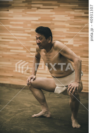 Sumo wrestling 40931307