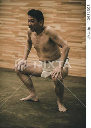 Sumo wrestling Sumo wrestling 40931308