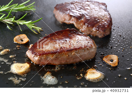 黒毛和牛モモステーキ 40932731