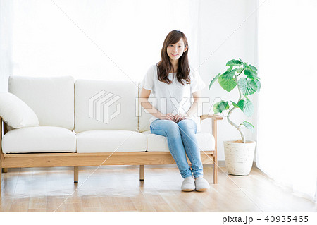 若い女性　住まいイメージ 40935465