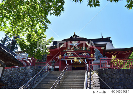 階段下から見た武蔵御嶽神社の拝殿 40939984