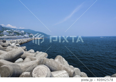 テトラポットの海岸風景 40942578