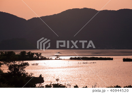 三方湖の夕暮れ 40944520