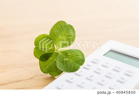 四葉のクローバー 40945830