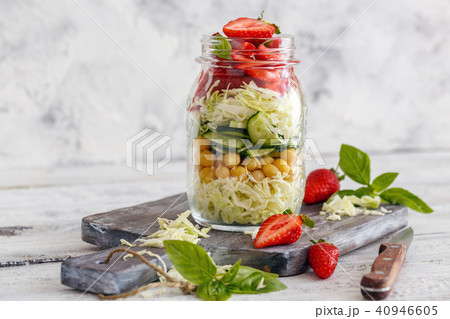 Salad with strawberries and chickpeas in a jar. 40946605