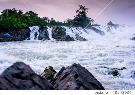 Don Pha Pheng Waterfall, Laos 40948034