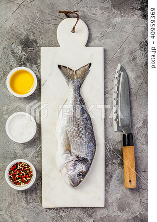 Delicious fresh sea bream fish 40959369