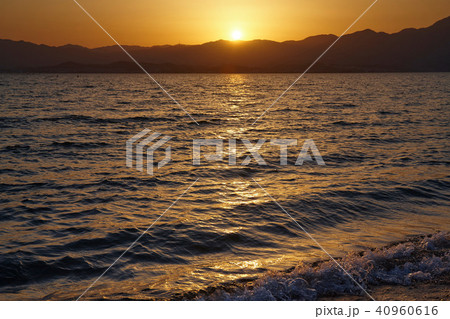 野洲市の琵琶湖の夕景 40960616