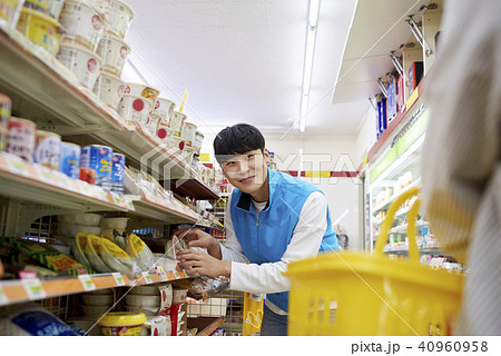 前顔 正面 女性 40960958