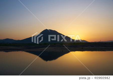 三上山からの朝日 40960982