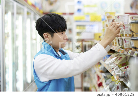 上半身 起立 立つ 40961528