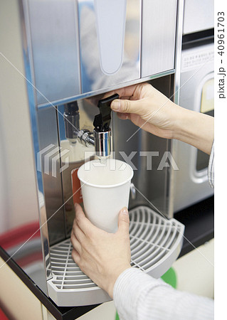 水 飲料 飲み物 40961703