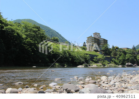 春の鬼怒川温泉（大滝河川遊歩道の風景） 40962511
