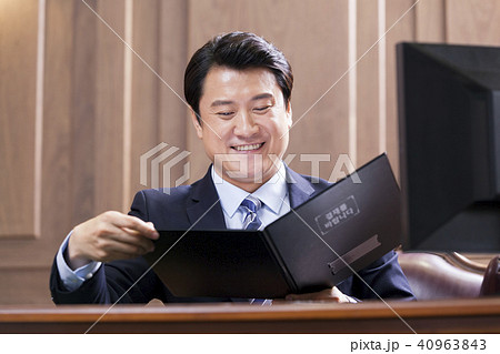 ビジネスマン 中年 中域 40963843