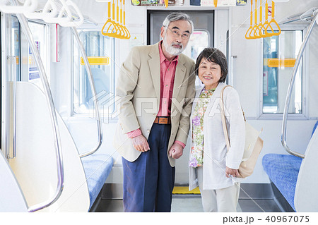 シニア 夫婦 電車 旅行 アクティブシニア 撮影協力 京王電鉄株式会社 シニア 夫婦 電車 旅行 アクティブシニア 撮影協力 京王電鉄株式会社 40967075
