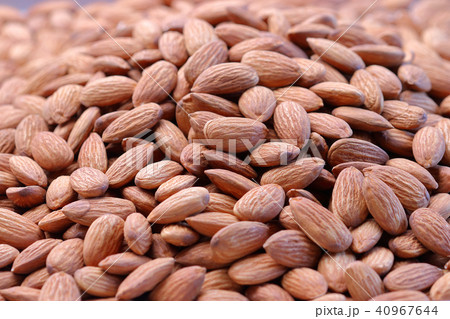 沢山のアーモンド 40967644