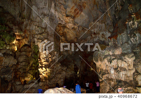 ベトナム世界遺産 ハロン湾、ダウゴー島のティエンクン鍾乳洞 40968672