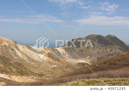九重連山／久住山から望む三俣山 40971285