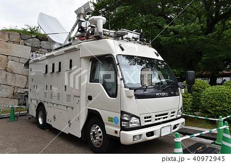 いすゞエルフ  テレビ中継車 40972945