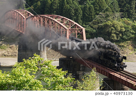 【8620形SL+50系】球磨川第1橋りょうよりSL人吉を俯瞰 【8620形SL+50系】球磨川第1橋りょうよりSL人吉を俯瞰 40973130