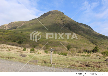九重連山／坊ガツルから望む三俣山 40973652