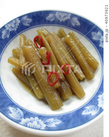 ピリ辛のフキの煮物 ピリ辛のフキの煮物 40973921