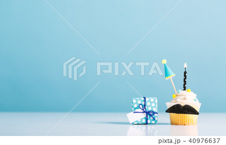 Cupcake with a moustache Father's Day theme 40976637