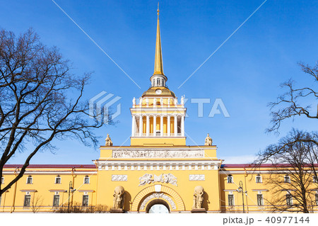 front view of old Admiralty building from Garden 40977144