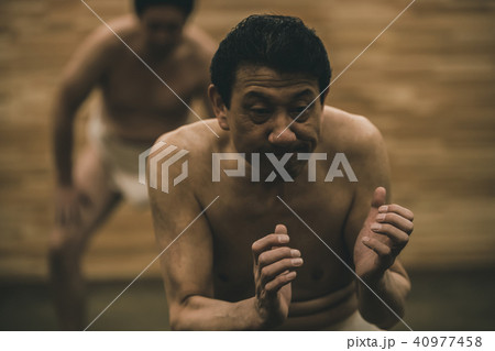 Sumo wrestling 40977458