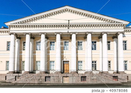 facade of Academy of Sciences in St Petersburg 40978086