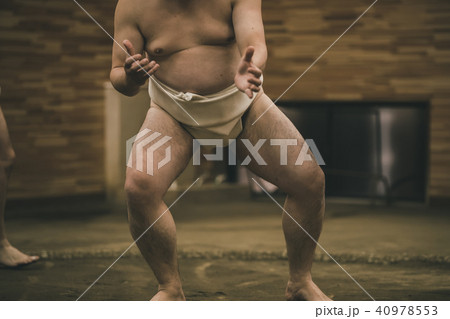 Sumo wrestling 40978553