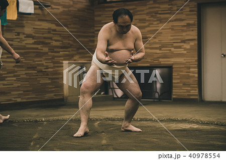 Sumo wrestling Sumo wrestling 40978554