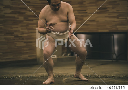Sumo wrestling Sumo wrestling 40978556