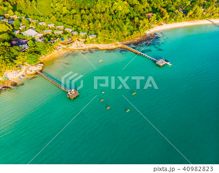 Beautiful Aerial view of beach and sea with coconut palm tree 40982823