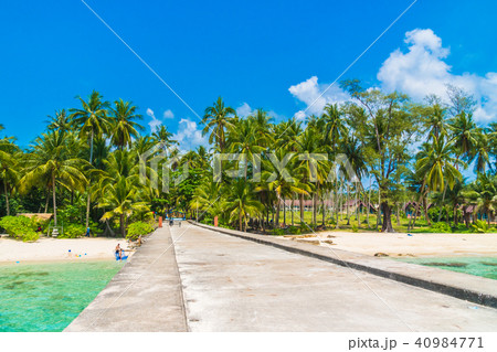 Beautiful tropical beach and sea 40984771