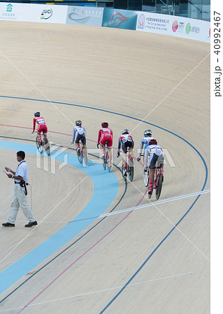 Indoor track cycling 40992467