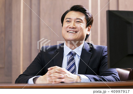 ビジネスマン 中域 重役 40997917