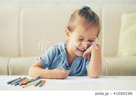 Laughing girl 41000286