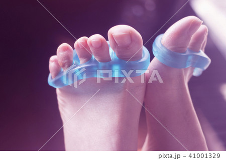 Toe separator to pedicure nails Toe separator to pedicure nails 41001329