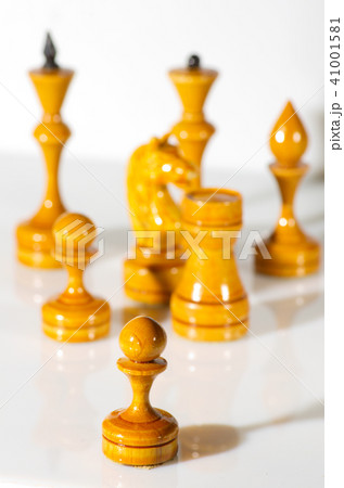 Chess pieces 41001581