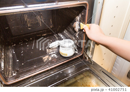 Baking soda are safe and effective for cleaning 41002751