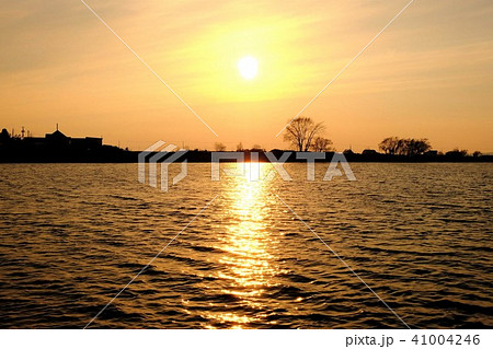 しのつ湖の夕焼け ”北海道新篠津村” しのつ湖の夕焼け ”北海道新篠津村” 41004246
