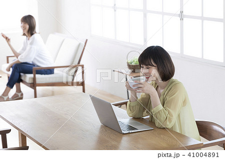 女性　スタートアップ　ベンチャー 41004891