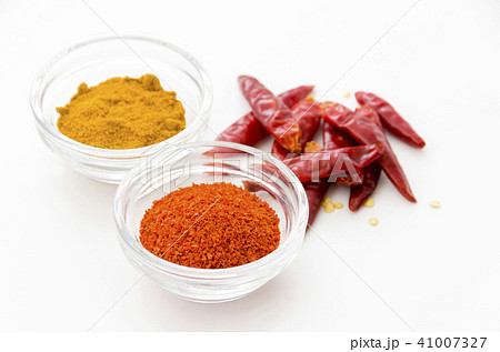 鷹の爪と一味唐辛子とカレーパウダー 鷹の爪と一味唐辛子とカレーパウダー 41007327