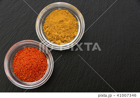 一味唐辛子とカレーパウダー 一味唐辛子とカレーパウダー 41007346