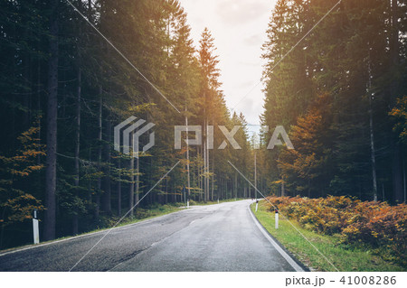 Mountain Road Highway of Dolomite Mountain - Italy Mountain Road Highway of Dolomite Mountain - Italy 41008286