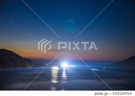 明ける港町 41010454