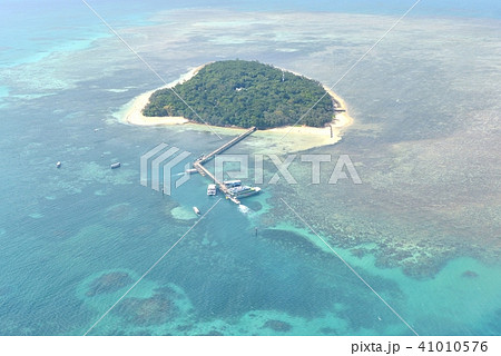 オーストラリア グレートバリアリーフに浮かぶグリーン島の写真素材