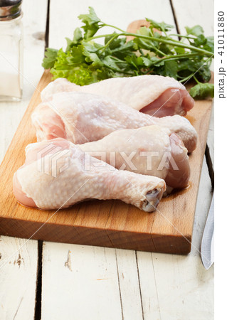 Raw Chicken Drumsticks 41011880