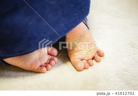 赤ちゃんの足 足の裏の写真素材